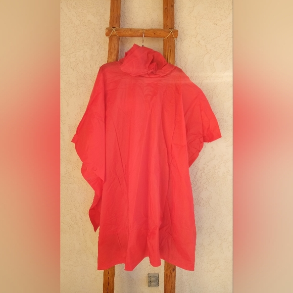 INDIANA AQUA SHEEN RED OS 100 % VINYL RAIN PONCHO / UNISEX - Picture 2 of 6